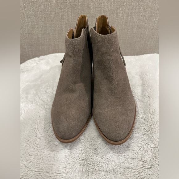 Vionic Taupe Annie Suede Snake Print Ankle Boots Women’s Size 8.5 - Picture 2 of 6